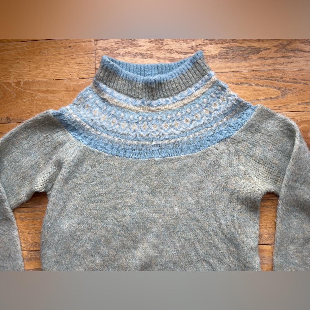 VIntage Women’s Fair Isle Nordic Sweater Size Large Blue Gray Striped Warm